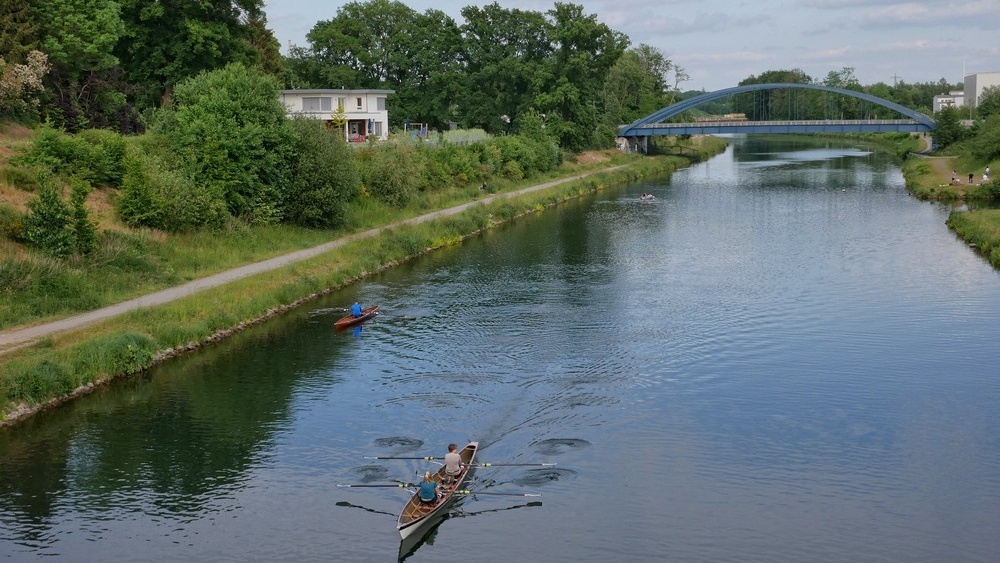 Der Stichkanal in Eversburg bietet nicht nur für Kanuten Erholungsmöglichkeiten.