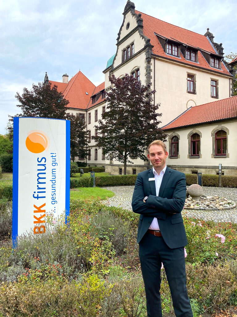 Patrick Schücker arbeitet als Abteilungsleiter bei der BKK firmus in Osnabrück mit Sitz am Gertrudenberg. Hier ist das Osnabrücker Servicezentrum der BKK firmus seit 2003 zuhause.