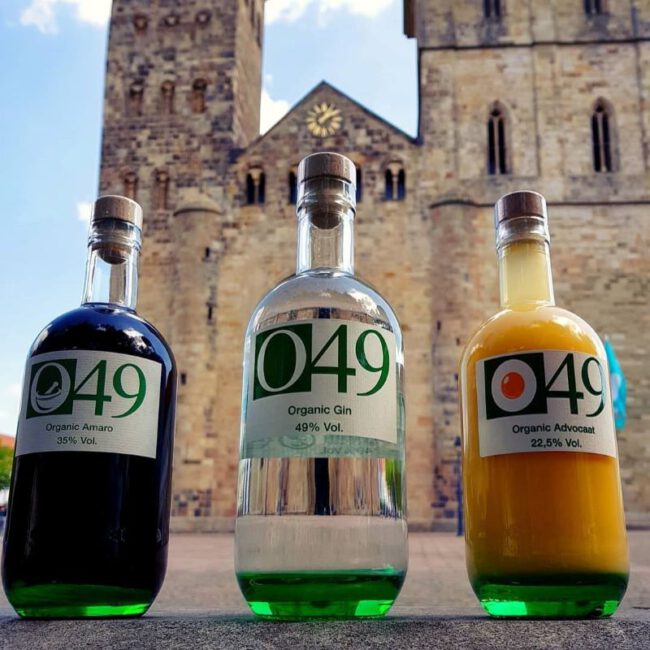 Drei Sorten O49 vor dem Osnabrücker Dom