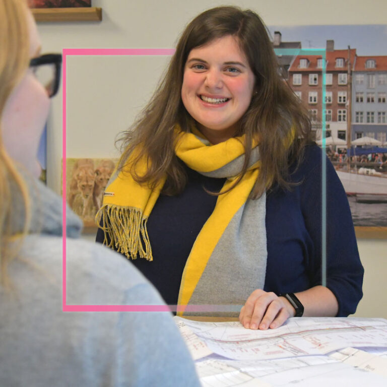 Linda Heuer fühlt sich seit fünf Jahren im Planungsbüro Hahm rundum wohl.