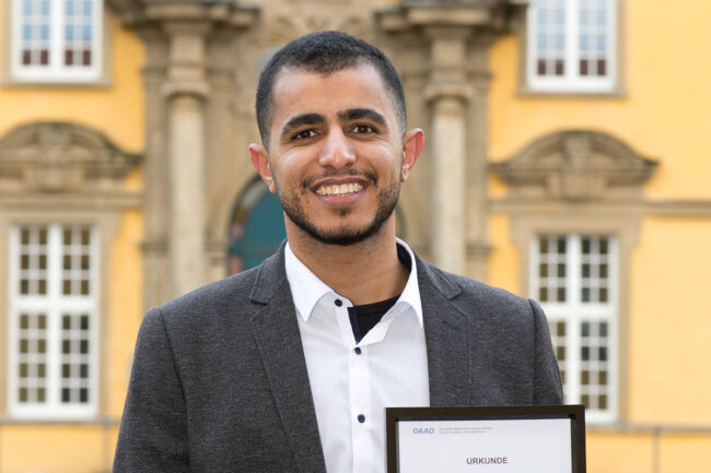 Mahmoud Farrag studiert Interkulturelle Beziehungen in Osnabrück. Foto: Philipp Hülsmann